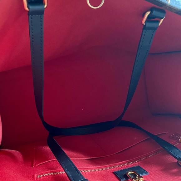 SOLD!! Louis Vuitton OnTheGo GM tote - Picture 5 of 9